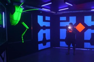 alien laser tag